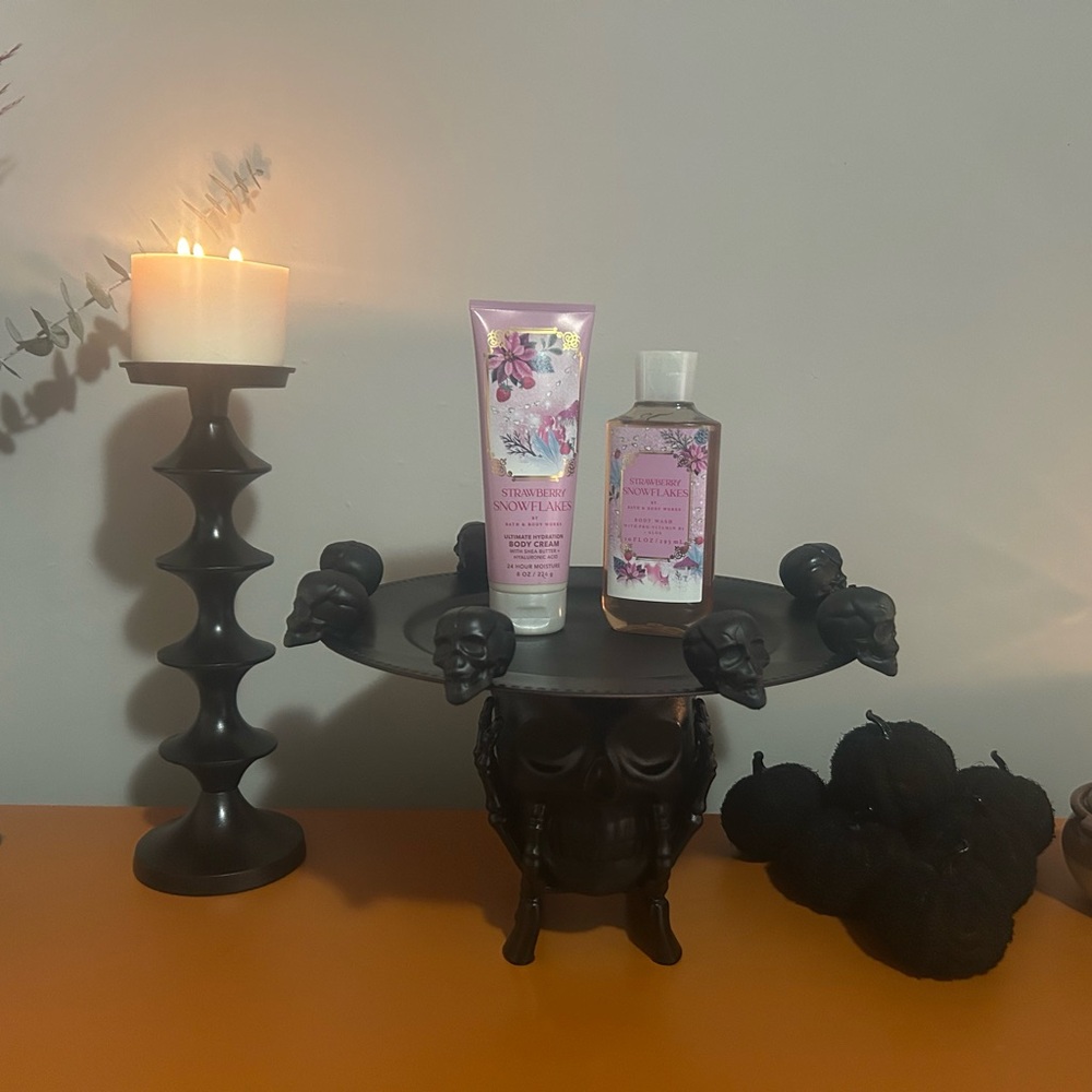 Bath & Body Works Strawberry Snowflakes Lotion and Body Wash Set